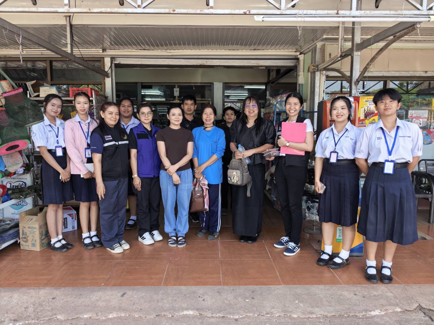 🚗🚗พช.อุตรดิตถ์ เดินหน้าขับเคลื่อนกองทุนพัฒนาบทบาทสตรี จัดคลินิกกองทุนฯ เคลื่อนที่ในพื้นที่อำเภอบ้านโคก 💞💞